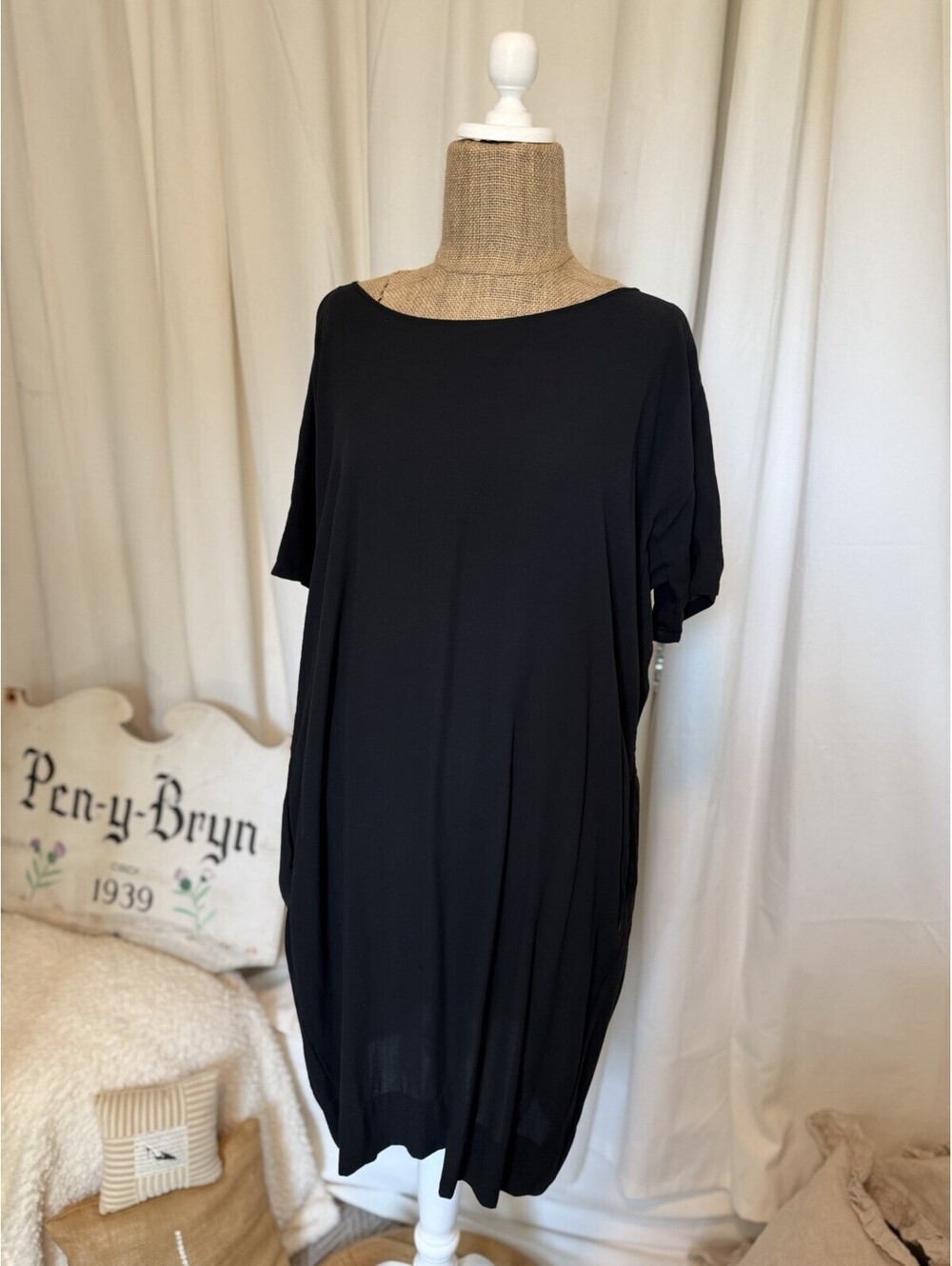 EUC Eileen Fisher Black Silk Crepe Boxy Ballet Neck Midi Dress Size Medium Hi Lo